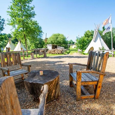 Les Tipis Du Bonheur De Vivre Ξενοδοχείο Brûlon Εξωτερικό φωτογραφία