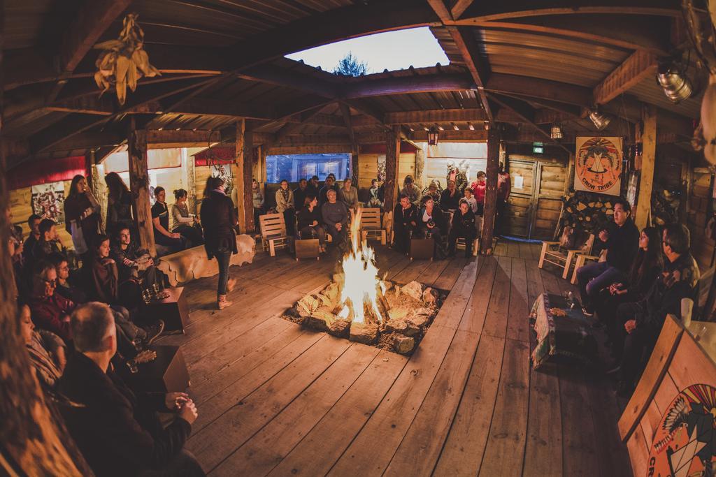 Les Tipis Du Bonheur De Vivre Ξενοδοχείο Brûlon Εξωτερικό φωτογραφία