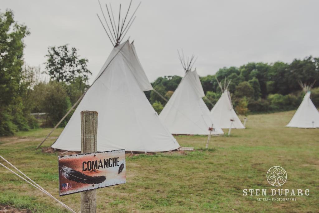 Les Tipis Du Bonheur De Vivre Ξενοδοχείο Brûlon Εξωτερικό φωτογραφία
