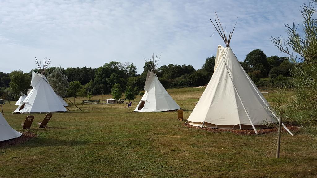 Les Tipis Du Bonheur De Vivre Ξενοδοχείο Brûlon Εξωτερικό φωτογραφία