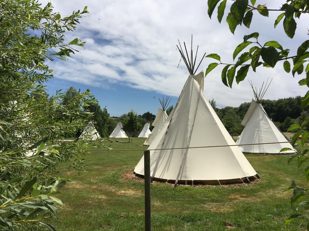 Les Tipis Du Bonheur De Vivre Ξενοδοχείο Brûlon Εξωτερικό φωτογραφία